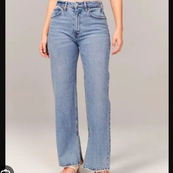 Abercrombie & Fitch Denim - Abercrombie & Fitch Curve Love "The 90s Relaxed High-Rise" Jeans